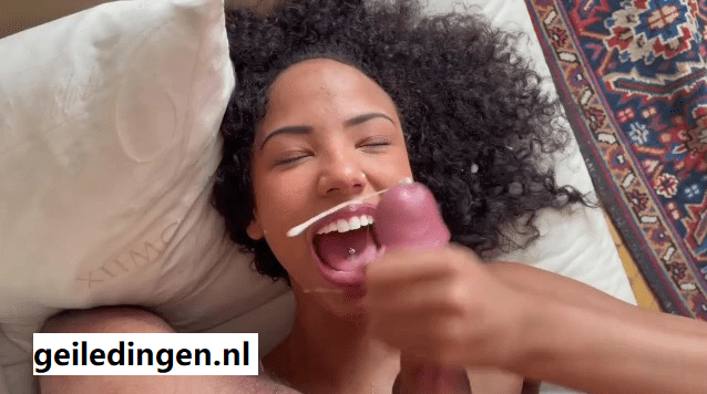 Romy Indy neukt vriend: Hete Nederlandse amateur porno!