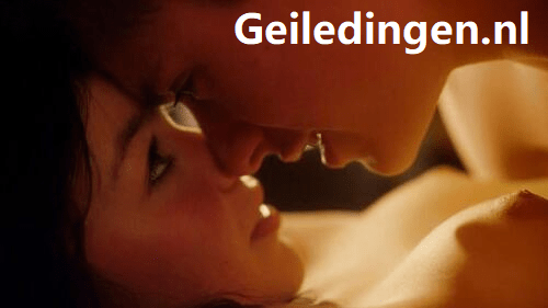 Abbey Hoes naakt in Nena – Nederlandse actrice topless en bloot