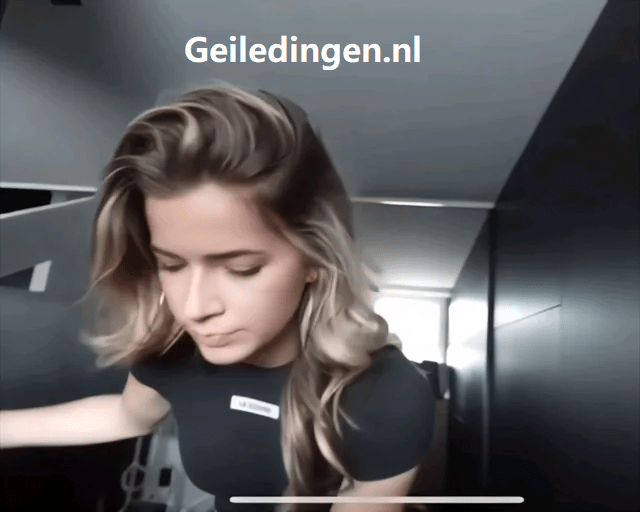Jade Anna in string! Ze laat perongeluk haar billen zien in een vlog!